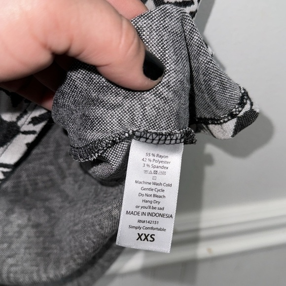 Lularoe Irma shirt black gray tunic high low short sleeve stretch xxs oversized - Picture 3 of 3